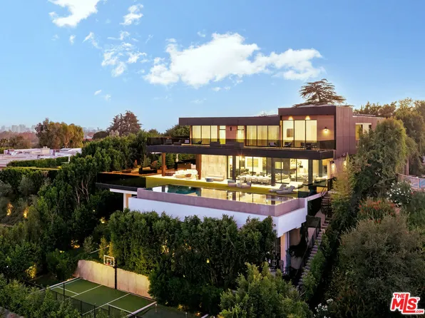 1140 Summit Dr, Beverly Hills, CA 90210