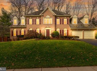 12608 Misty Creek Ln, Fairfax, VA 22033