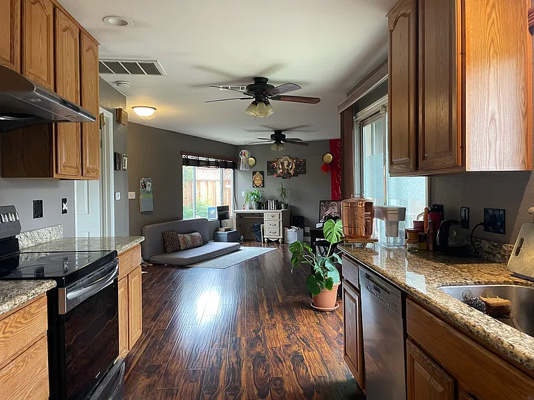 38160 Hastings Ct — Photo 5