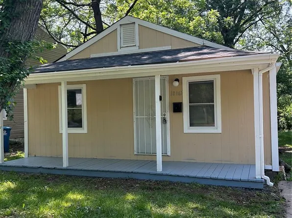 10167 Count Dr, Saint Louis, MO 63136