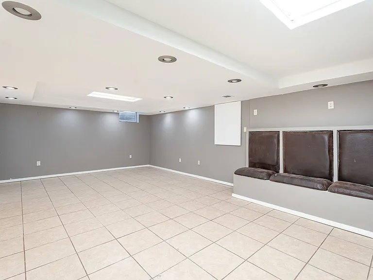 247 Buckley Dr — Photo 16