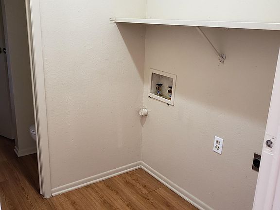 4th image of 901 Pamela Ave