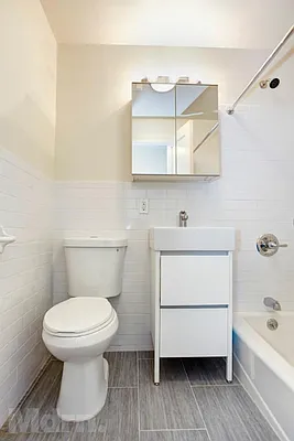 Rented by Mdrn Residential | media 37