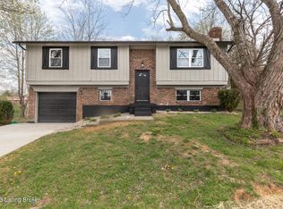 2871 Liberty St, Radcliff, KY 40160