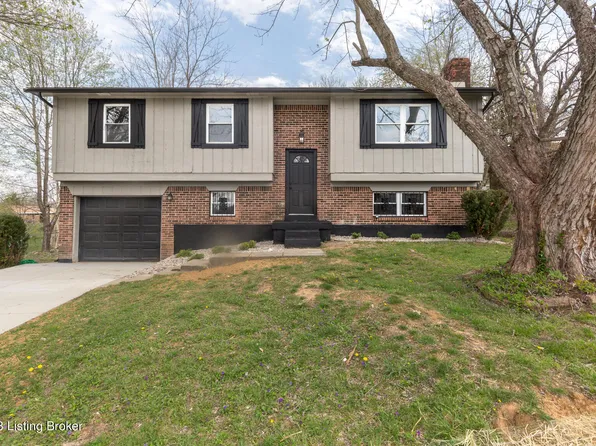 2871 Liberty St, Radcliff, KY 40160