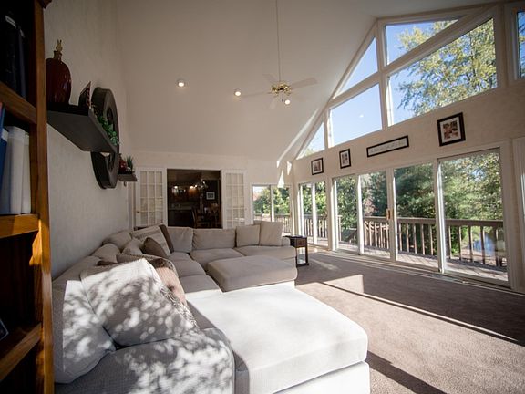 5th image of 1169 N Persimmon Ln