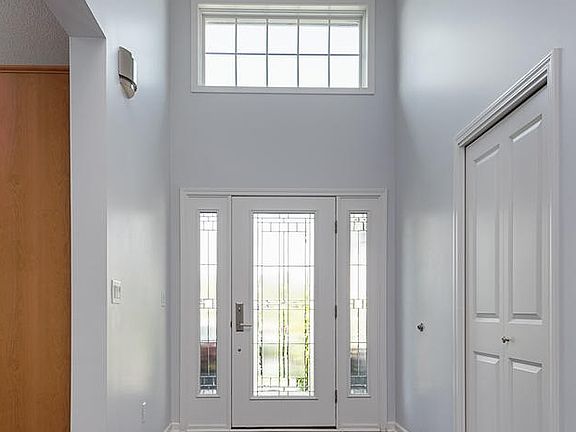 3rd image of 8044 Laurel Park Ln