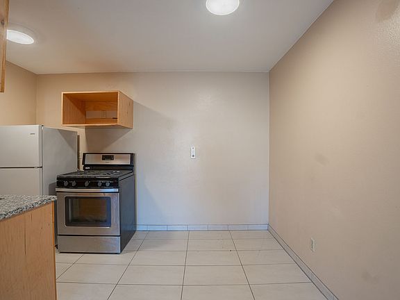 5th image of 3055 N Oakland Ave APT 203