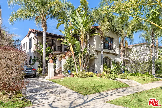 1179 S Hayworth Ave — Photo 3