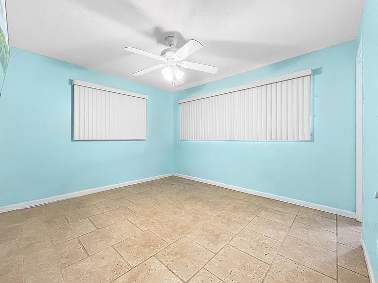1031 Honeysuckle Rd — Photo 13