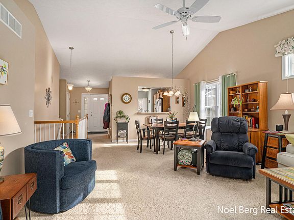 4th image of 15312 Winchester Cir