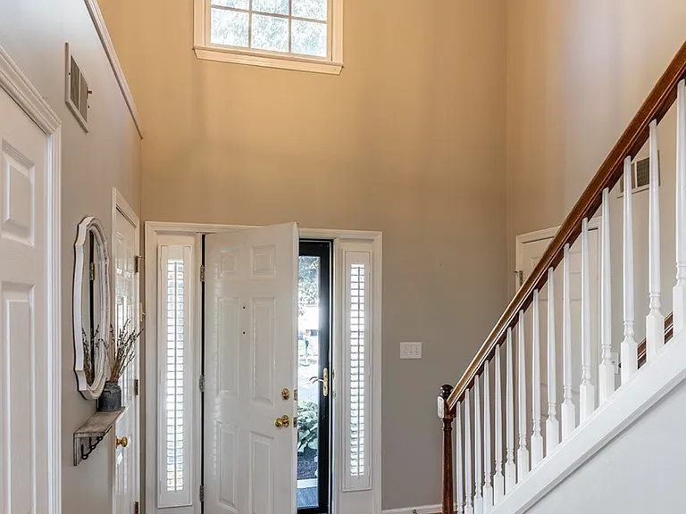 3744 White Pine Dr — Photo 3