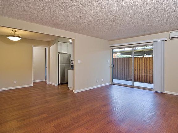 3rd image of 300 Rolling Oaks Dr APT 131