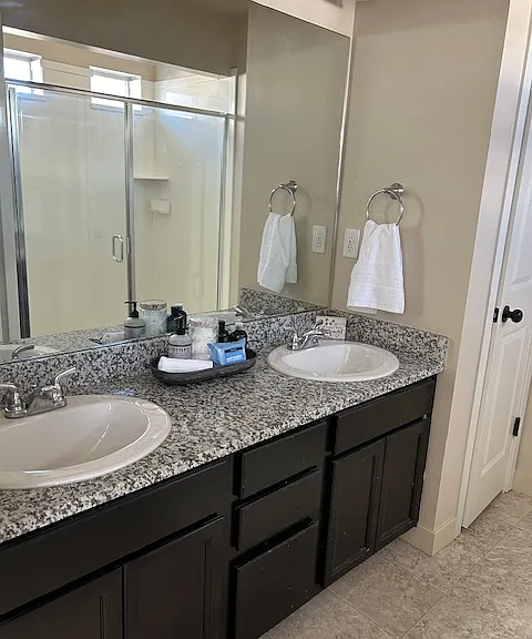 415 S 740 E — Photo 4