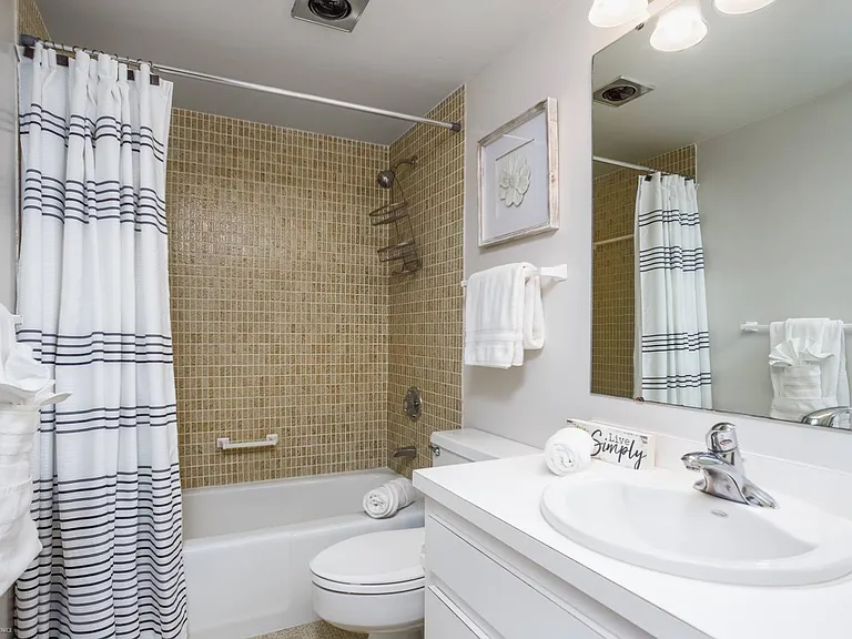 1215 S Portofino Dr #D301 — Photo 19
