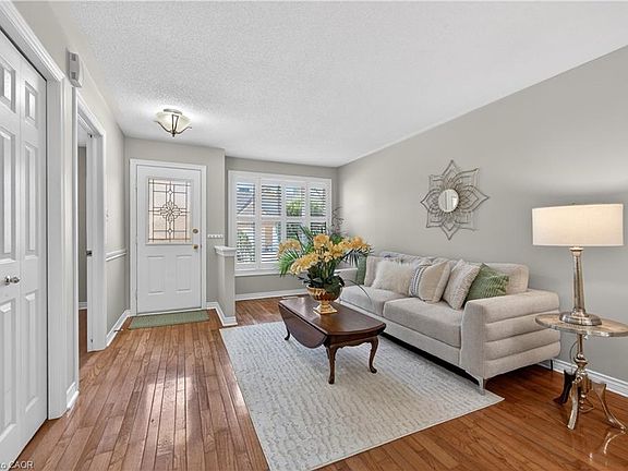 3rd image of 165 Main St E #13