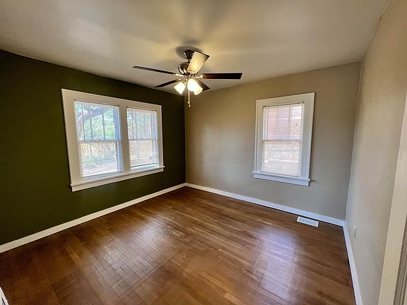 3rd image of 323 Dartmouth Dr SE