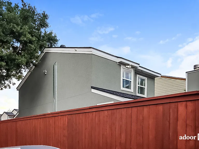 10329 Rockcrest Dr — Photo 15