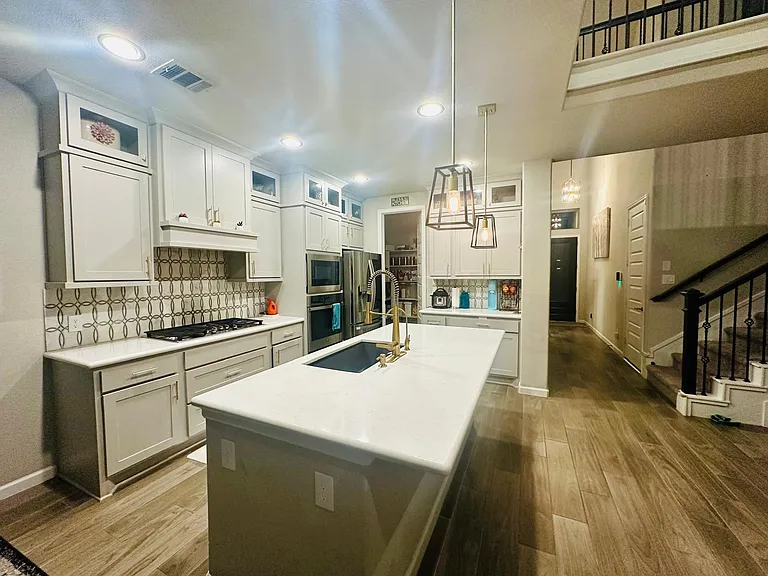 18531 Wolf Mountain Ln — Photo 5