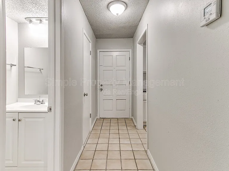 8510 Candlewood Dr — Photo 4