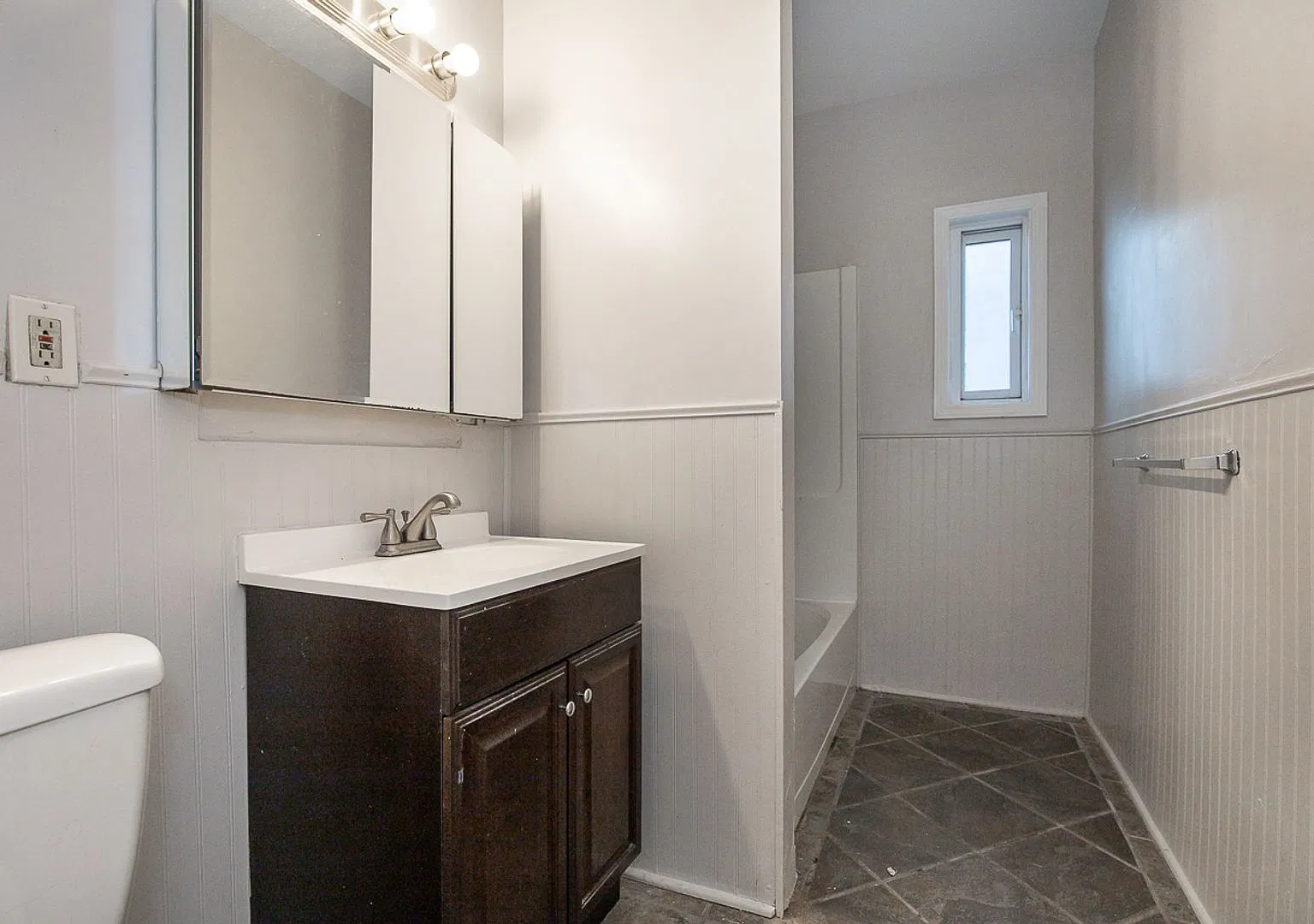 1696 Coventry Rd Cleveland Heights, Oh. 44118 — Photo 4