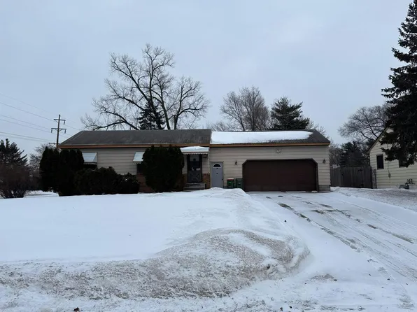 8821 Jefferson St NE, Blaine, MN 55434