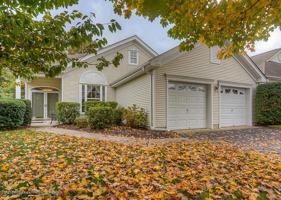 1st image of 14 Silverspring Dr