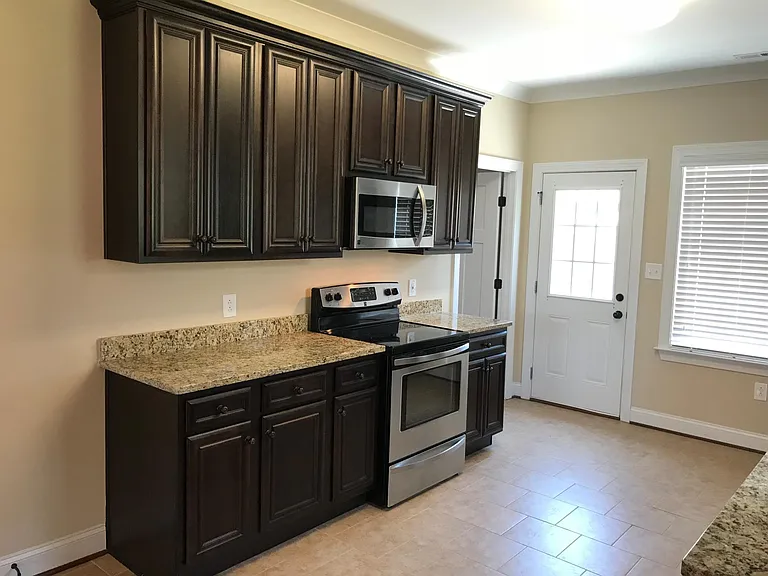 1827 Bell Tower Ln NE — Photo 6