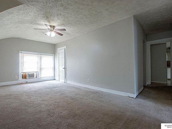 3rd image of 6704 Binney St
