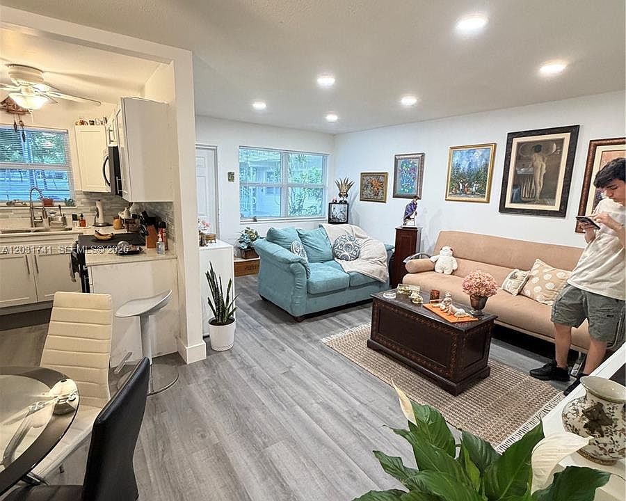 1st image of 3500 Harrison St APT 4