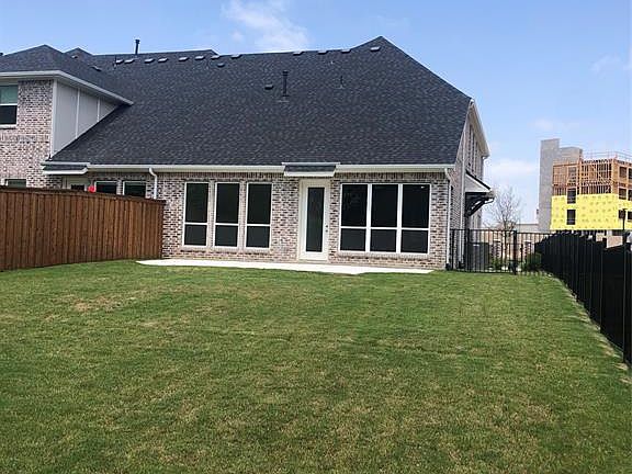 3rd image of 110 Claire Dr