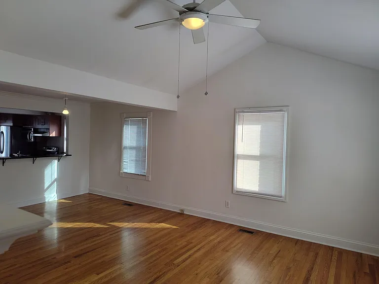 2518 Sunset Pl — Photo 4