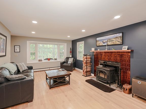 4th image of 1 Woodridge Road