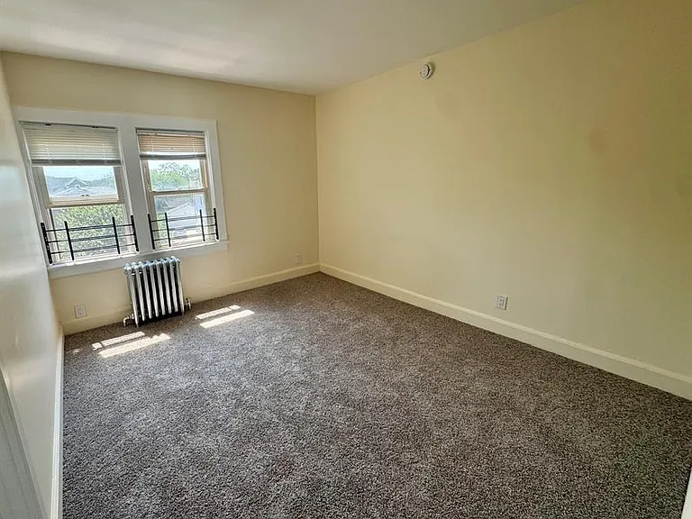 100 Earle Ave #3 — Photo 4