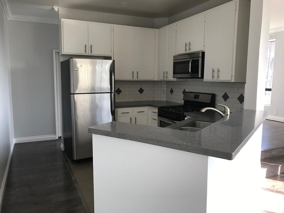 1st image of 2107 N Beachwood Dr APT 303