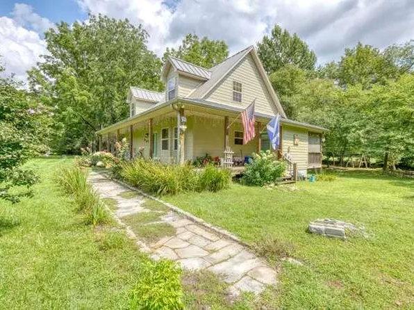 201 Ama Ln, Hayesville, NC 28904