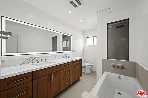 136 S Palm Dr #301 Photo 1