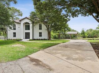 320 Farm Dr, Bridge City, TX 77611