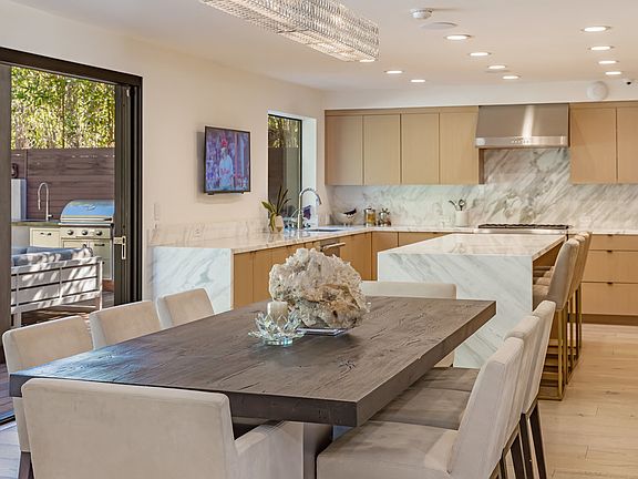 3rd image of 2416 Pesquera Dr
