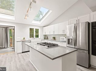 3306 Circle Hill Rd, Alexandria, VA 22305