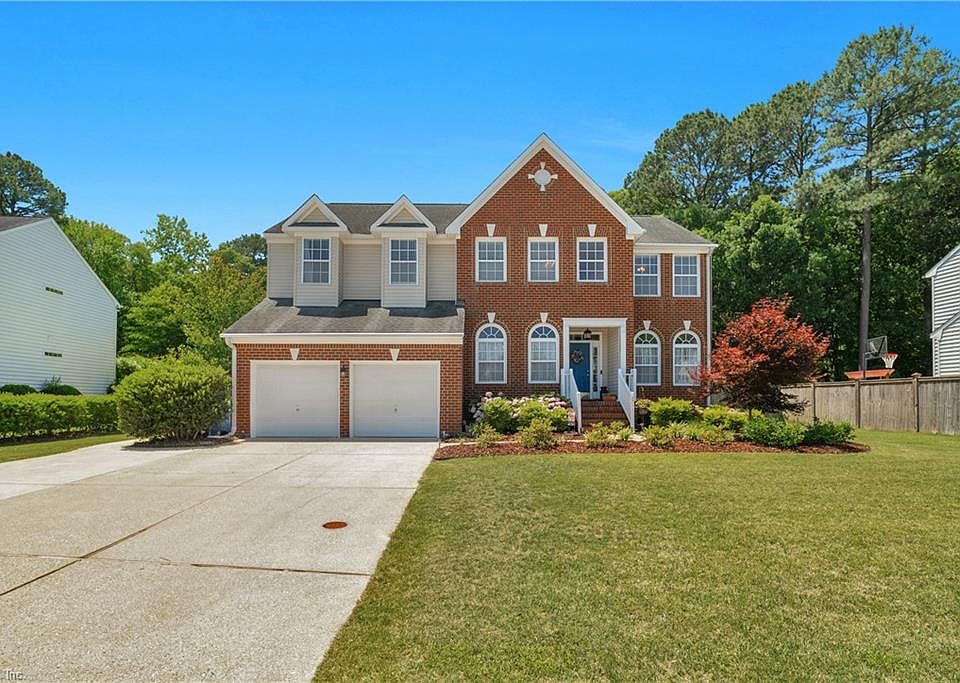 1st image of 2711 Deerfield Cres