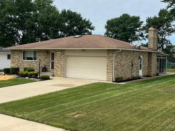 10818 Baron Dr, Parma, OH 44130