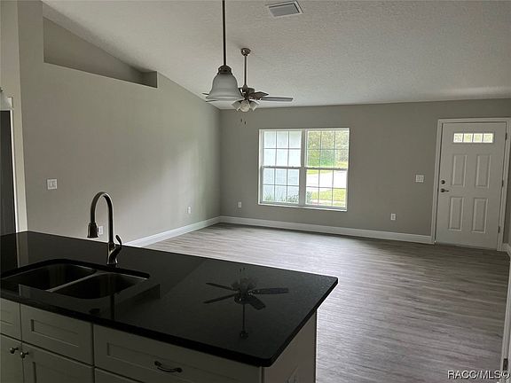 3rd image of 916 W Cadima Pl
