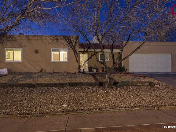 3rd image of 1213 Oakridge Dr
