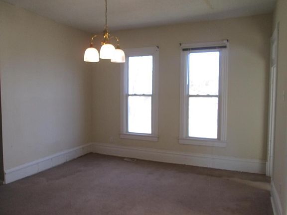 5th image of 2307 Sylvanie St