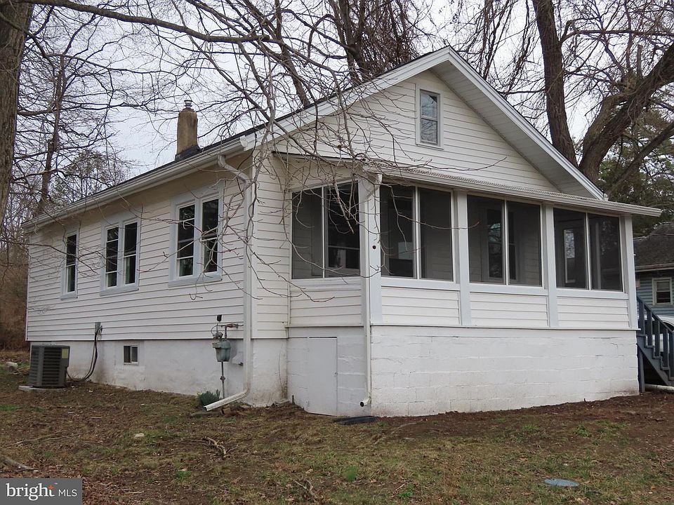1st image of 2321 Diamond St