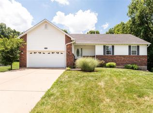 259 Bridgewater Hill Dr, Villa Ridge, MO 63089