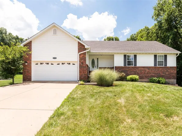 259 Bridgewater Hill Dr, Villa Ridge, MO 63089