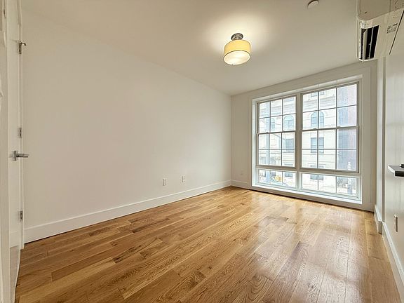 4th image of 302 Nostrand Ave #2B