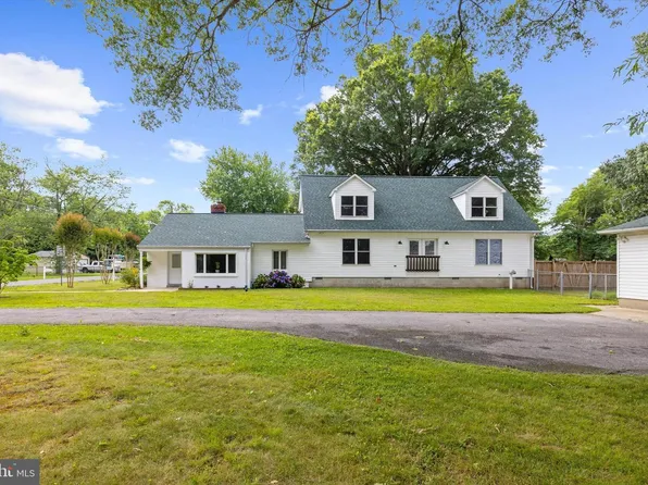 1261 Cove Dr, Churchton, MD 20733